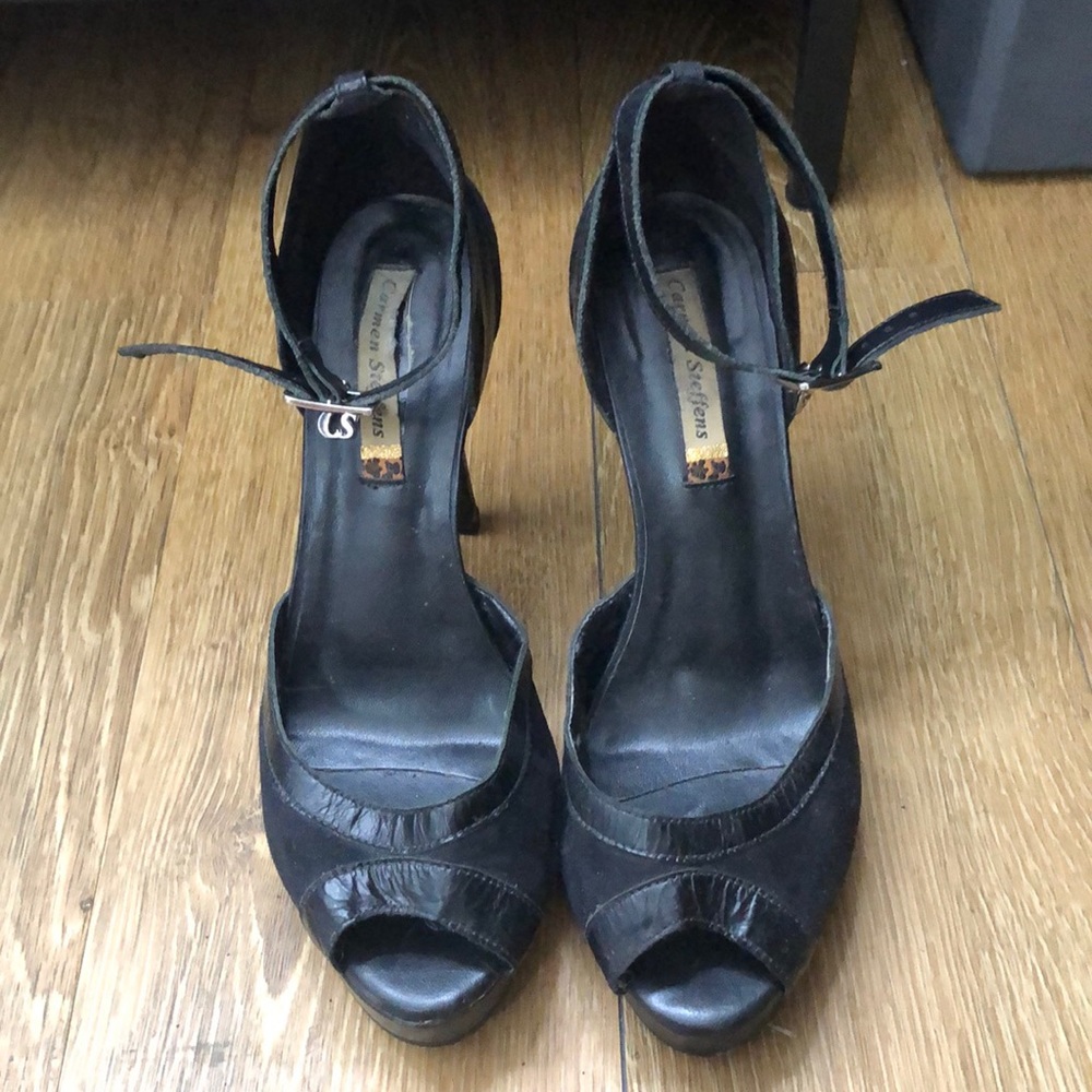 Carmen Steffens Black Leather and Suede Peep Toes